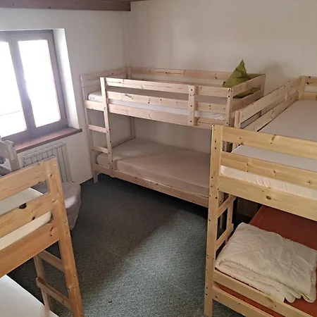 Vandrarhem Permadieshof *