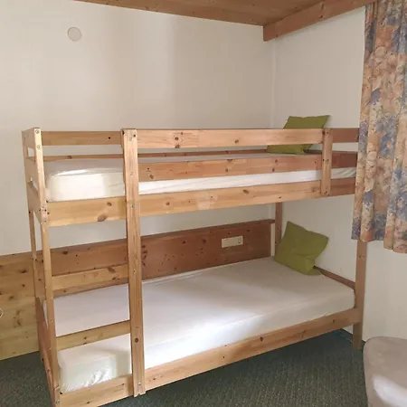 Hostel Permadieshof *